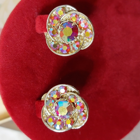 Vintage 50's/60's clip on pink rhinestone swirl earrings - Picture 2 of 5